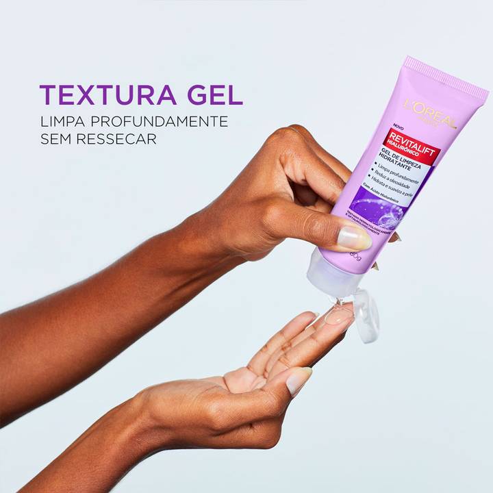 Gel-de-Limpeza-Facial-Hidratante-Revitalift-Hialurnico-80g-Textura-e-Modelo